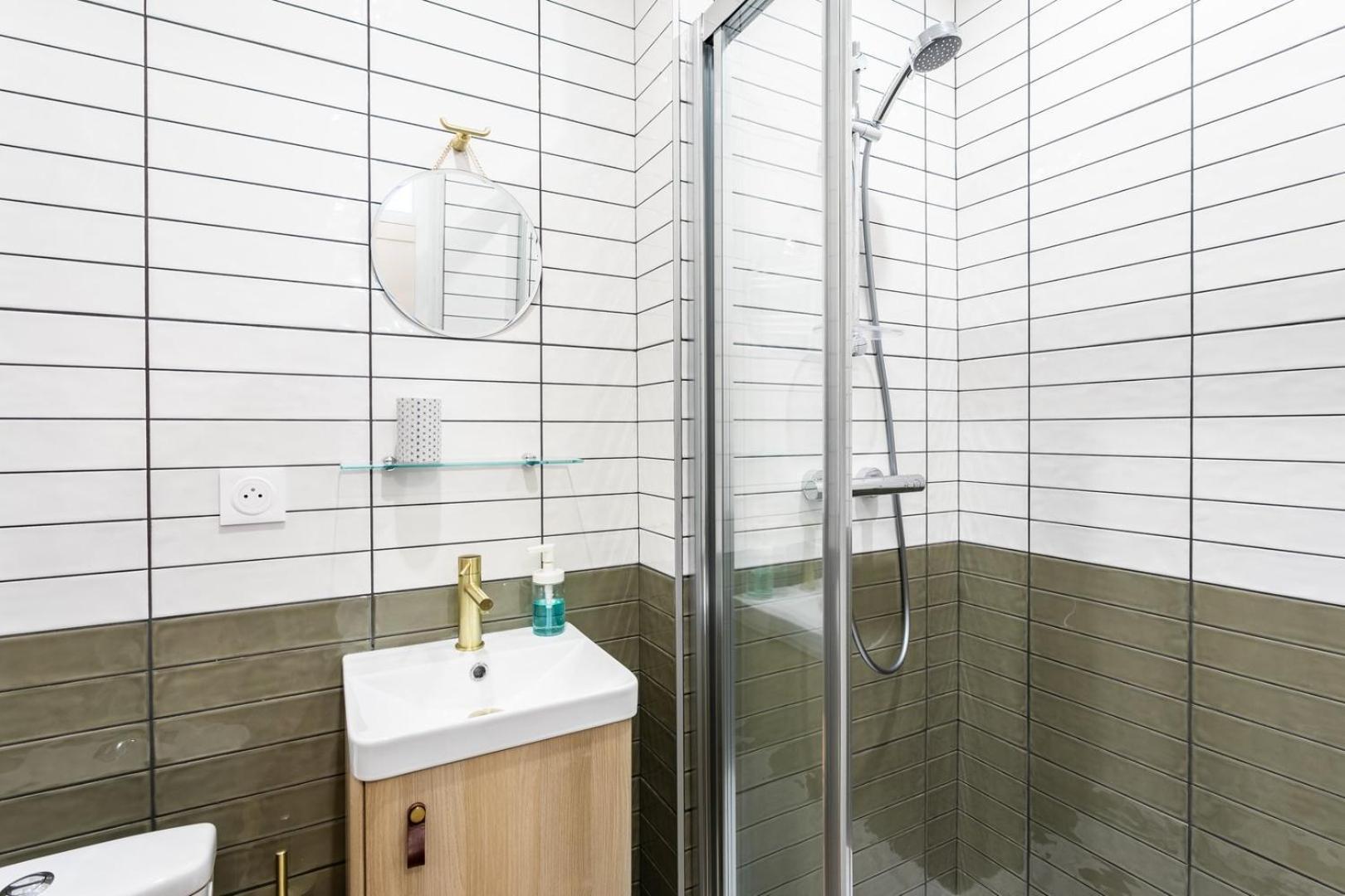 Appartement LUCELYNE - Beau T2 rénové - Plage à 400m - Au centre de Dinard Extérieur photo